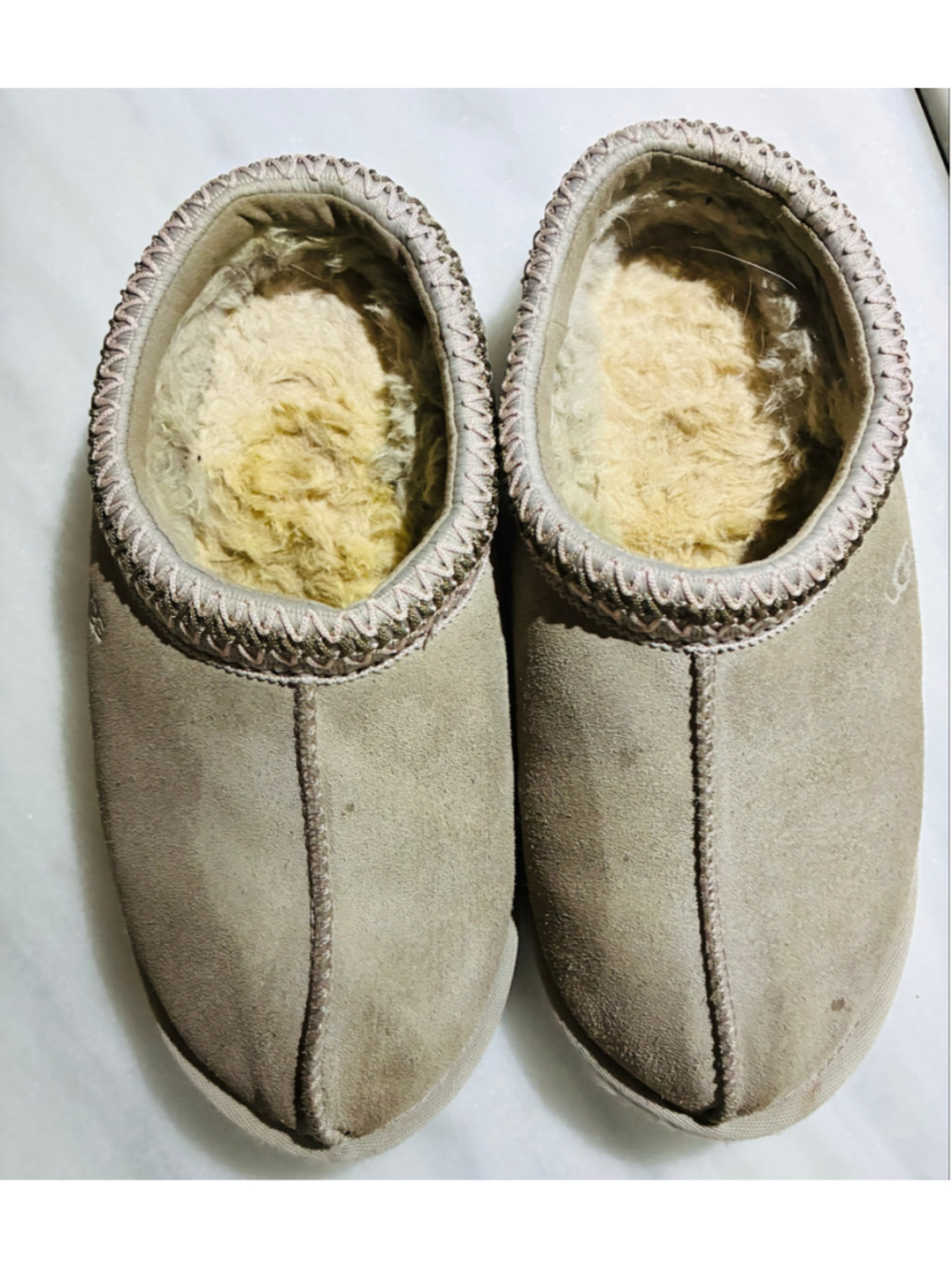 Women's UGG Suede Slippers Size 6 Beige and Cream